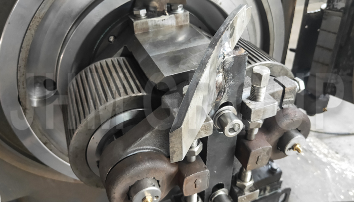 How to assemble the roller shell