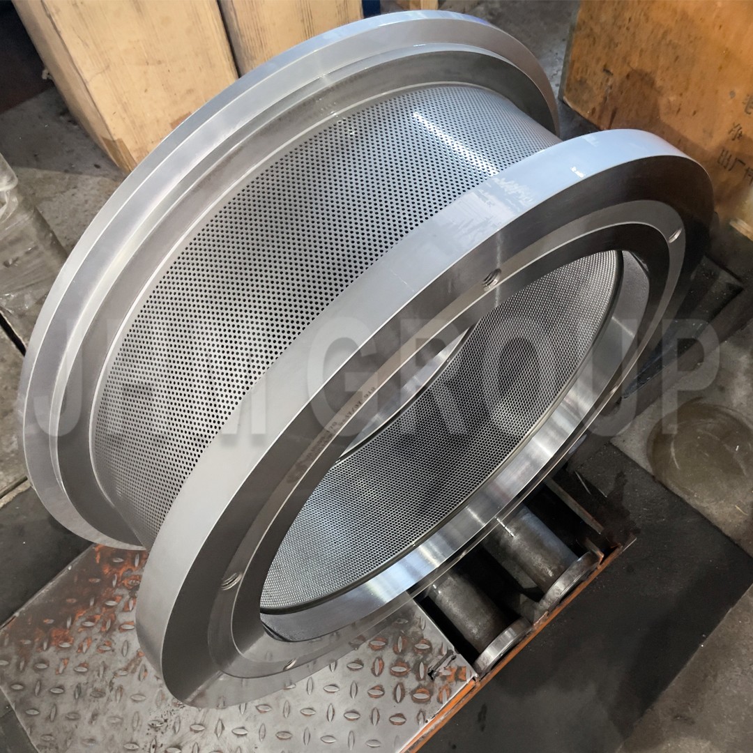 Chicken feed pellet die